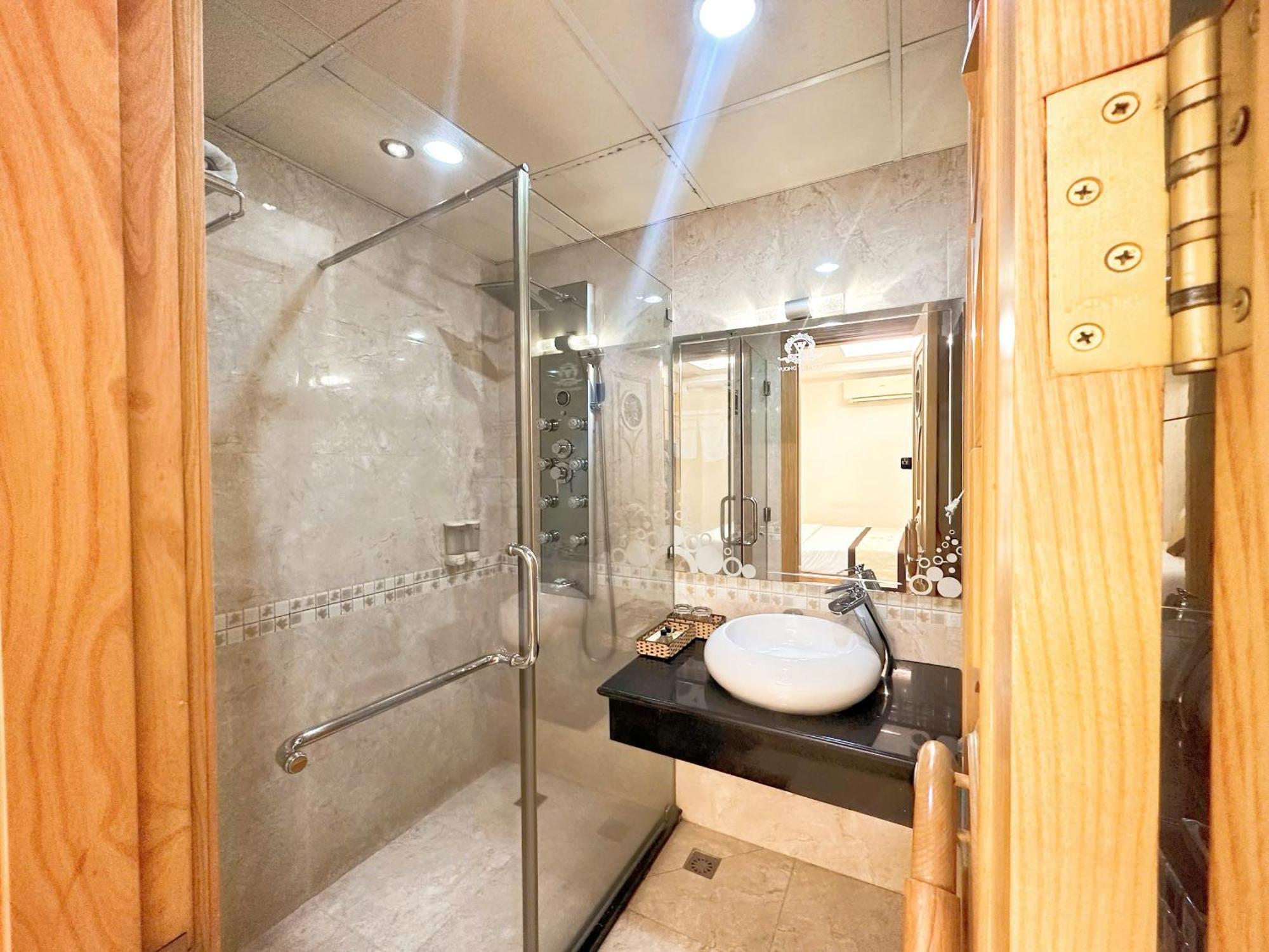 Vuong Tai Hotel Хошимин Экстерьер фото