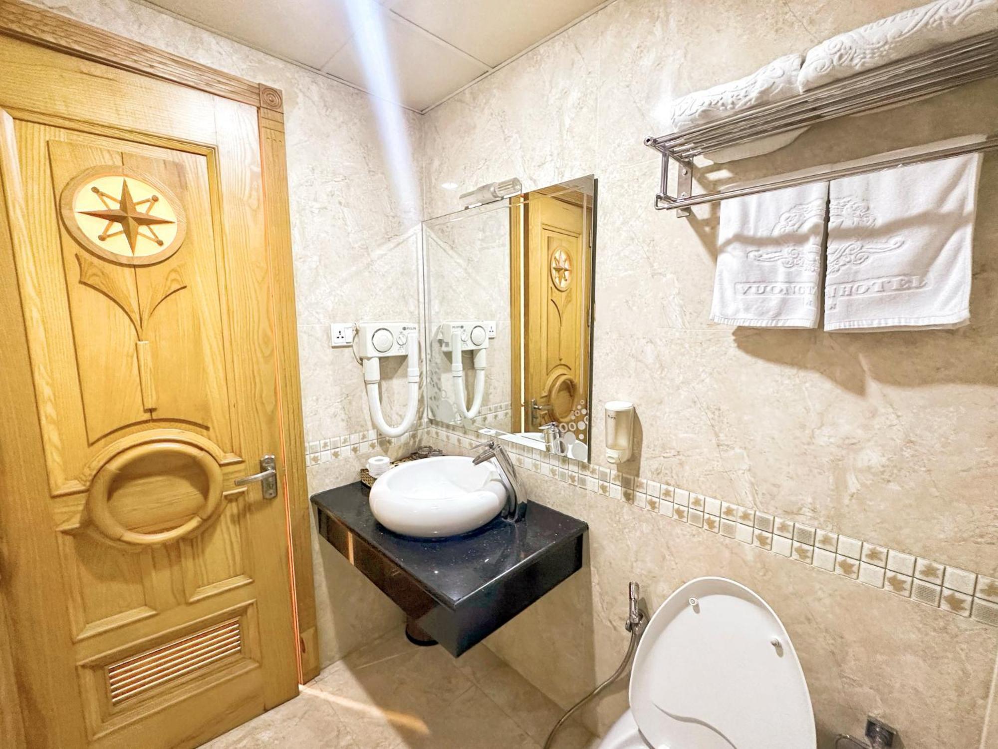 Vuong Tai Hotel Хошимин Экстерьер фото